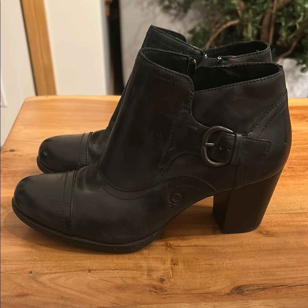 Born Women's Black Ankle Boot Leather Booties sz 8.5 but fit like an 8